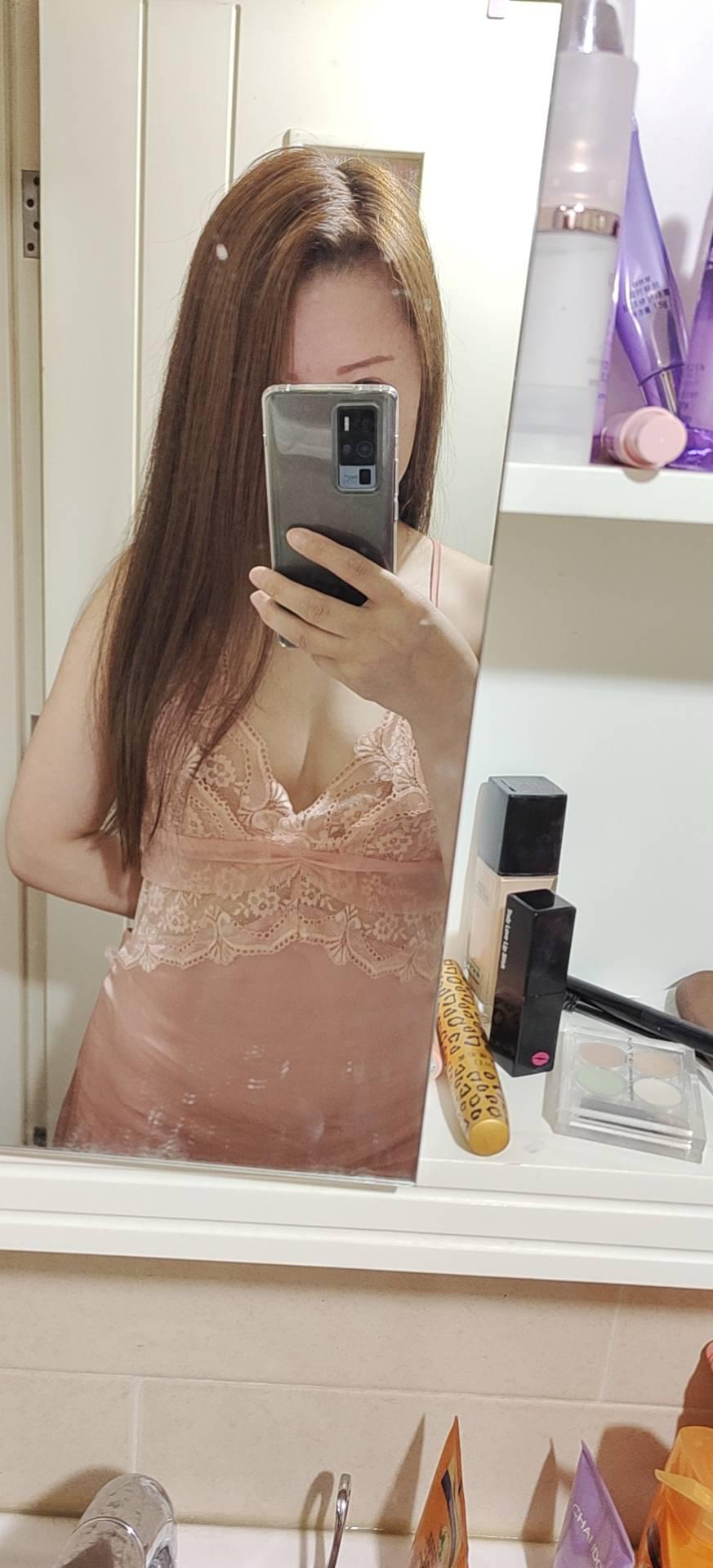 泻火系36d波霸风情人妻，雪白奶子配大屁股，各种体位爽