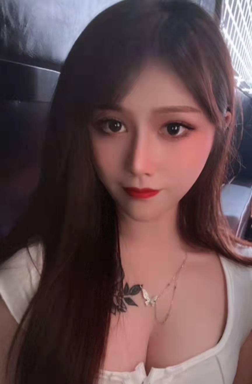 妹妹性感火辣的身材，情人般的温柔值得狼友拥有