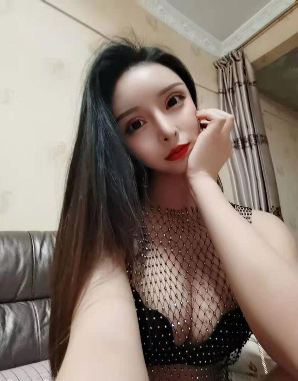 网红巨乳，洋马身材！青春靓丽，关爱体贴如女友，真人真照